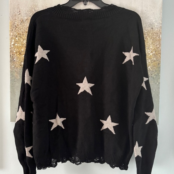 Buffalo Star Print Distressed V-Neck Sweater (NWT) - Picture 10 of 14